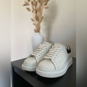 Alexander McQUEEN Women's Oversized Suede Heel Detail Sneakers size 39